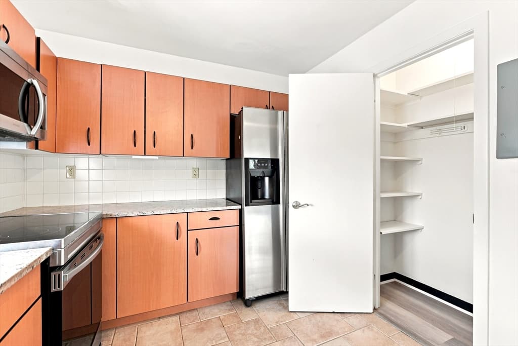 20 Hammond Pond Pkwy # 208, Newton MA 02467 photo 5