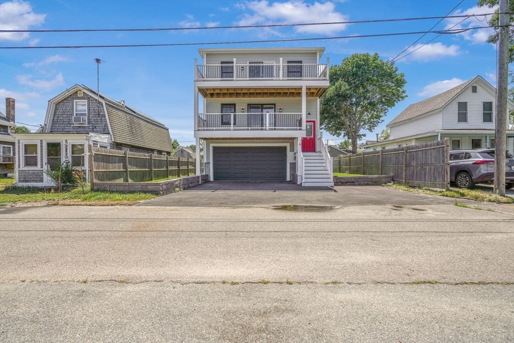 10 Thirteenth St, Wareham MA 02538