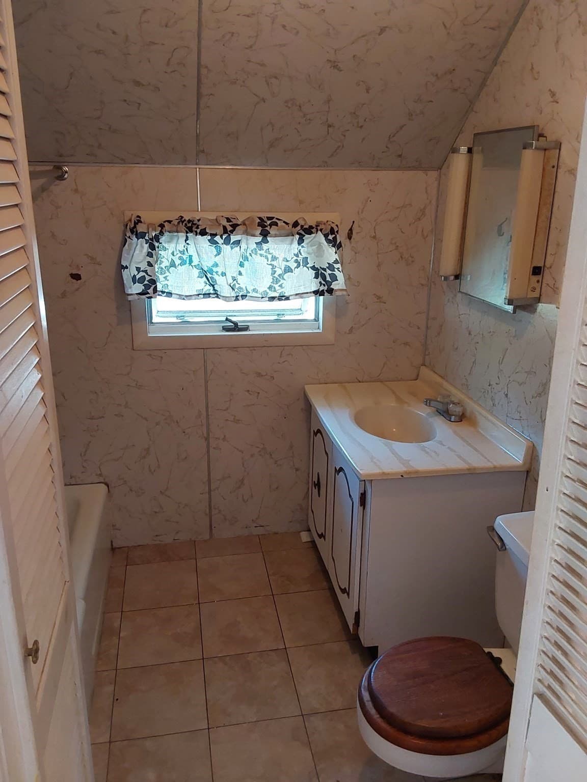 Single Family Residence at 96 East St, Ware MA 01082, Ware, photo 22 of 26