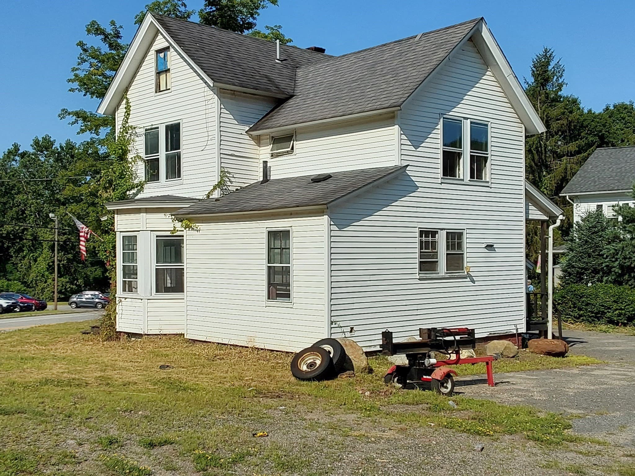 Single Family Residence at 96 East St, Ware MA 01082, Ware, photo 5 of 26