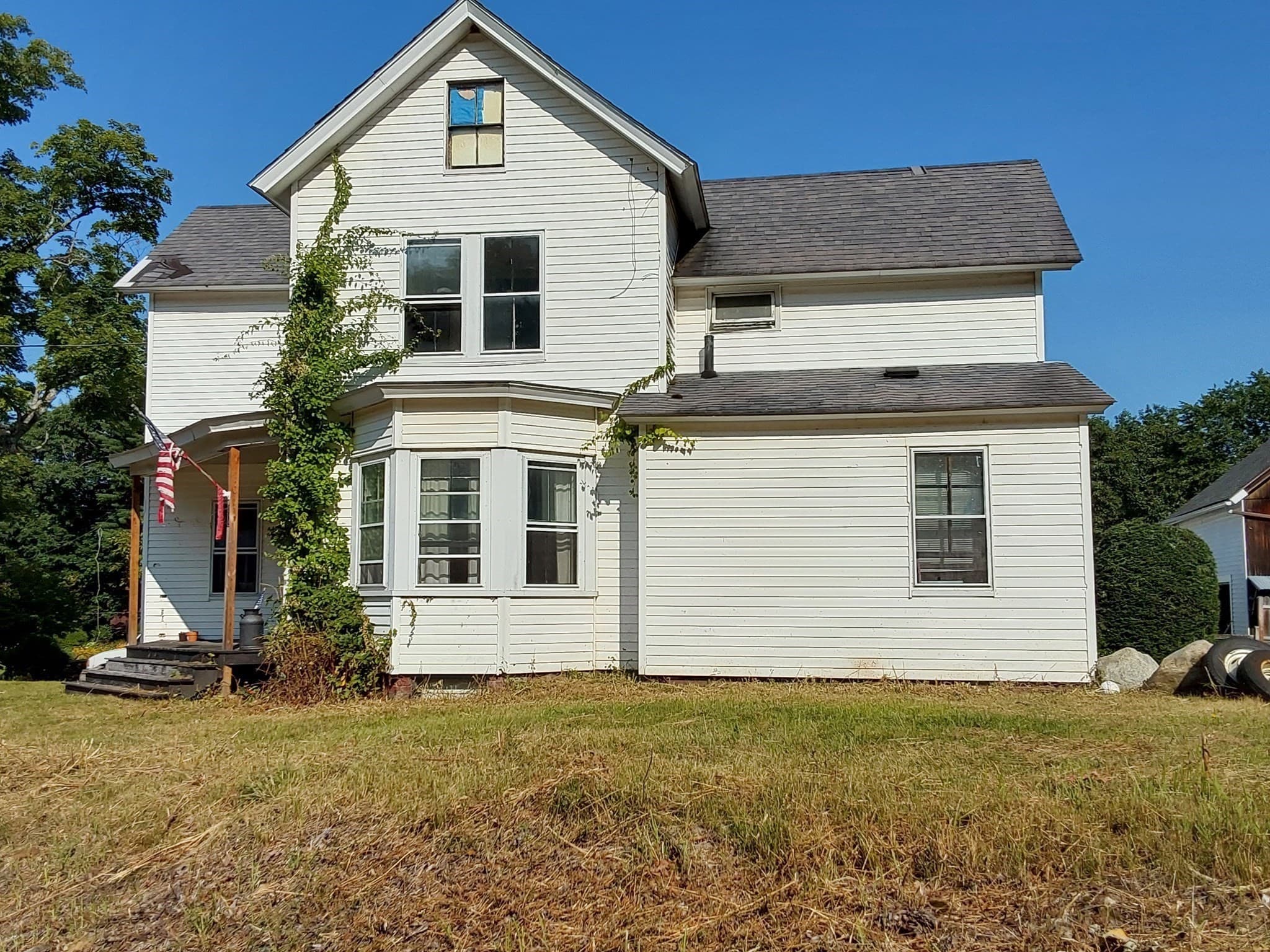 Single Family Residence at 96 East St, Ware MA 01082, Ware, photo 4 of 26