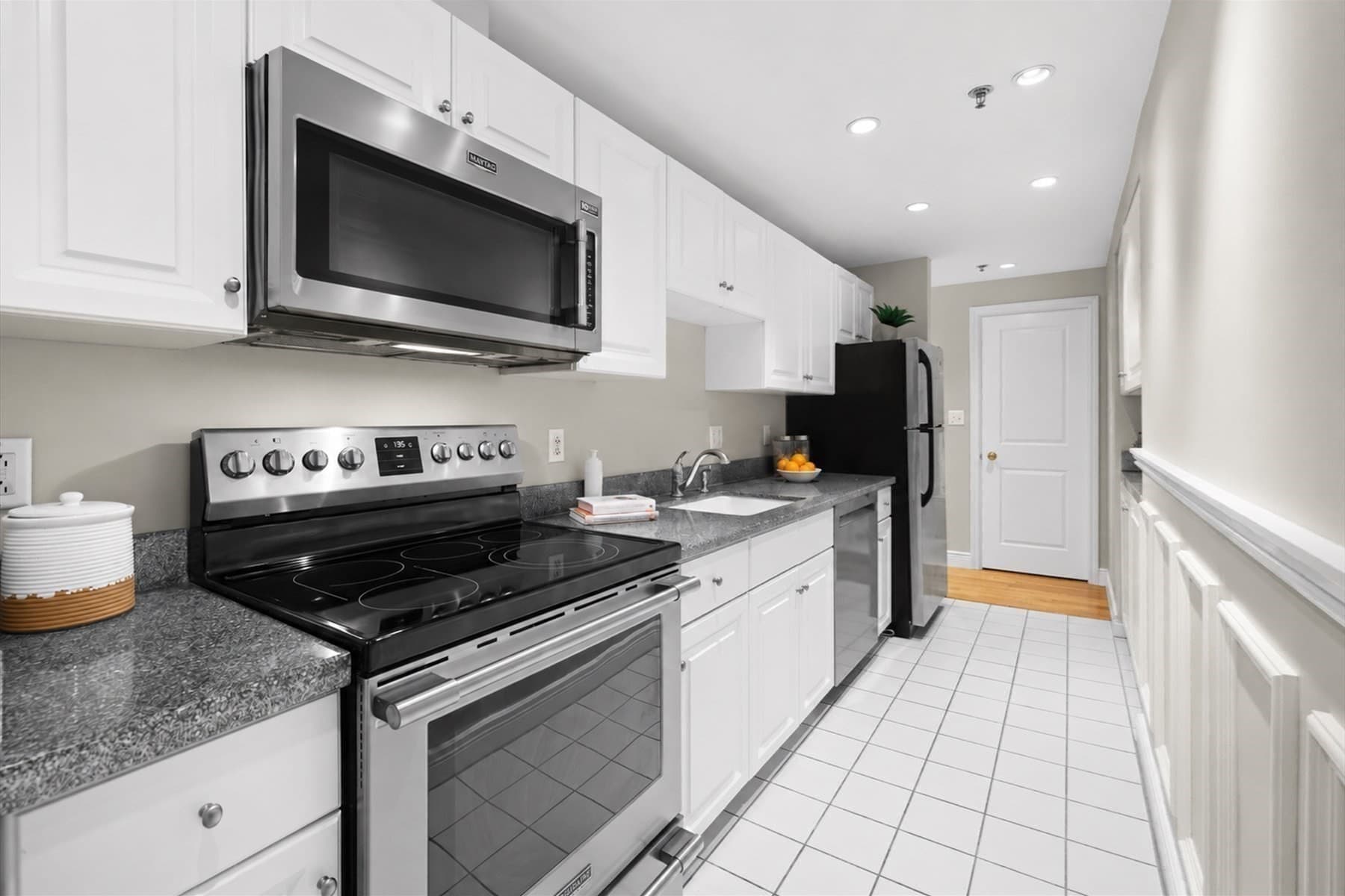 Condominium at 10 Charlesgate East # 502, Boston MA 02215, photo 14 of 34