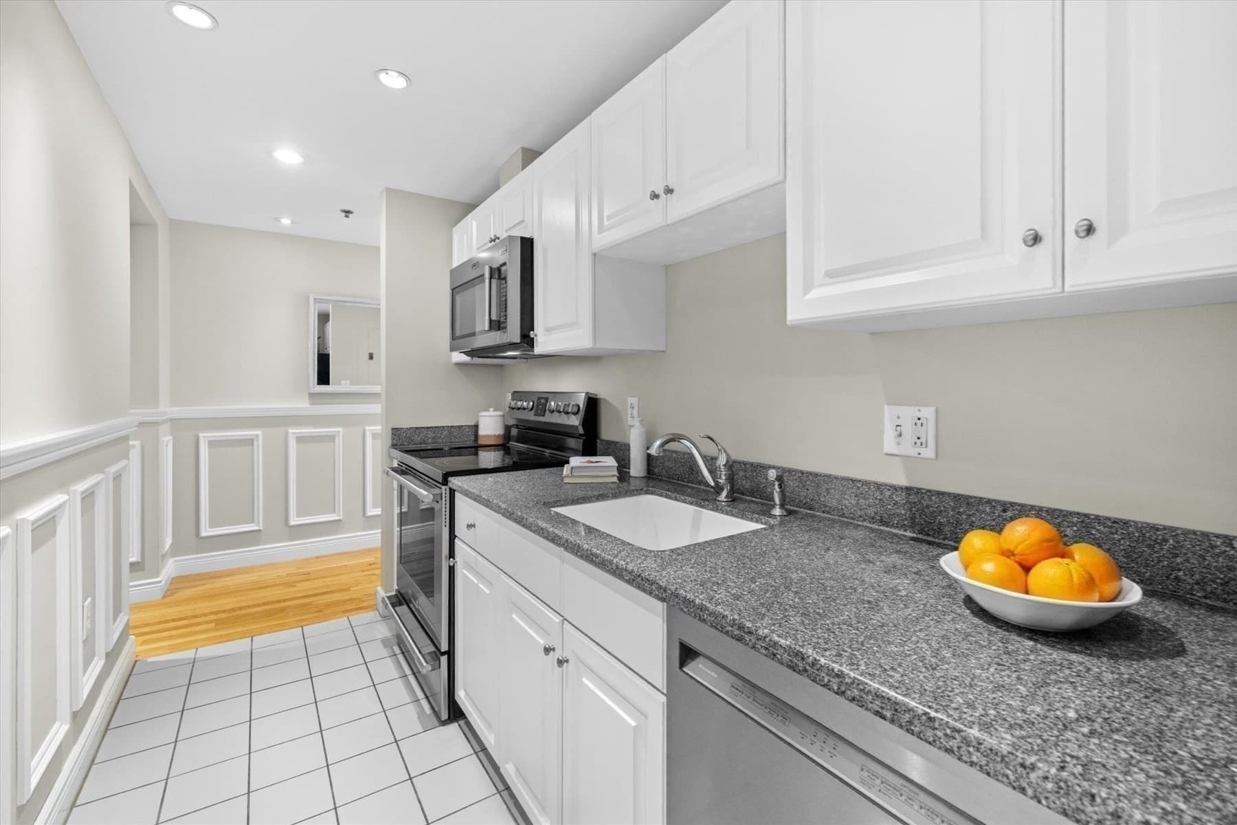 Condominium at 10 Charlesgate East # 502, Boston MA 02215, photo 15 of 34