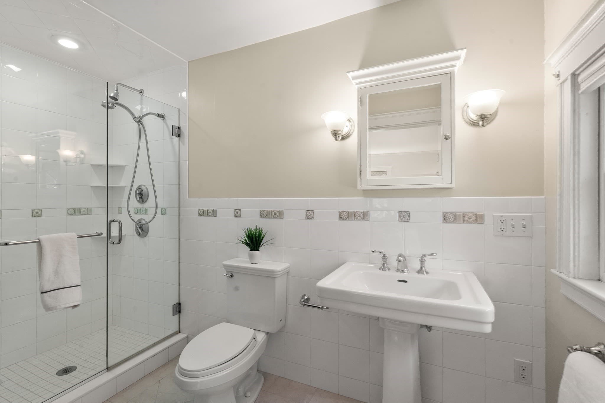 Single Family Residence at 189 Mount Vernon Street, Newton MA 02465, Newton, photo 22 of 28