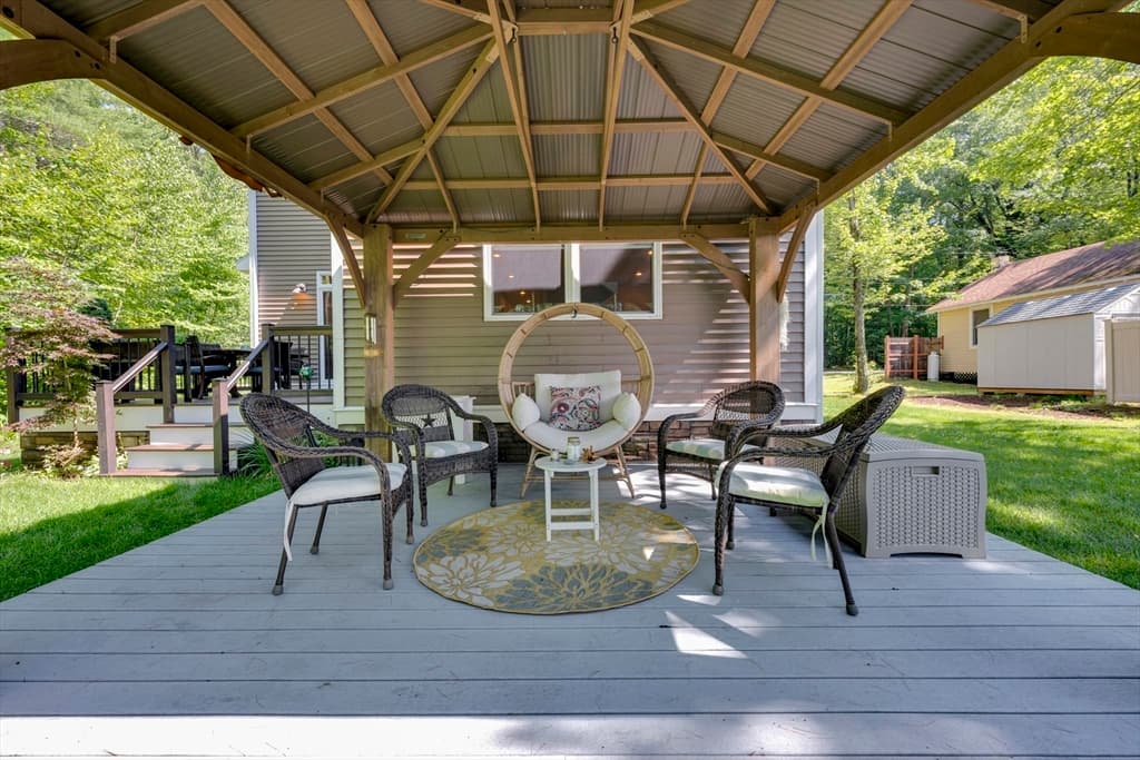Single Family Residence at 2 Lakeshore Dr, Holland MA 01521, photo 7 of 40