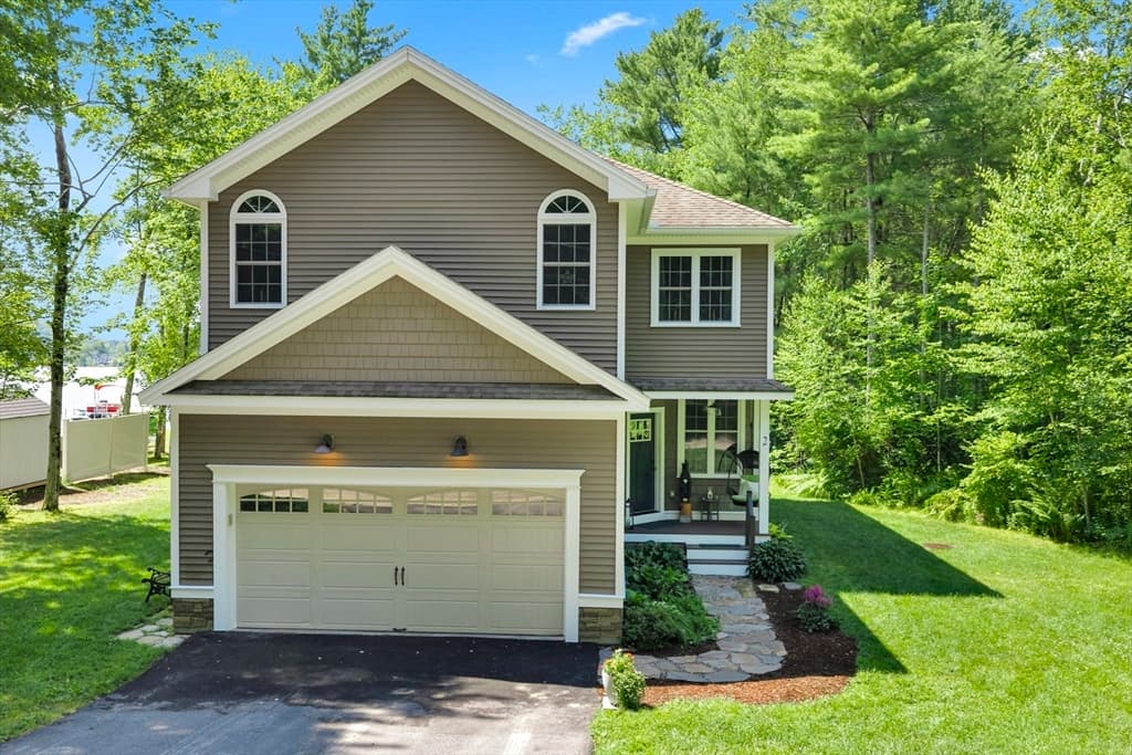 Single Family Residence at 2 Lakeshore Dr, Holland MA 01521, photo 3 of 40