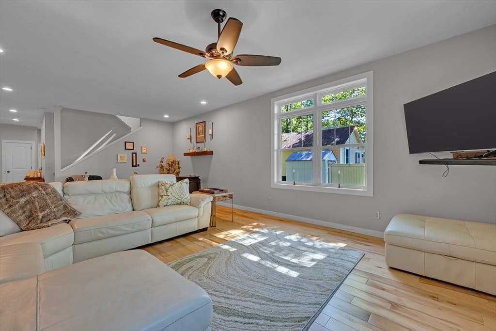 Single Family Residence at 2 Lakeshore Dr, Holland MA 01521, photo 20 of 40