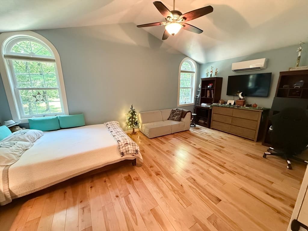 Single Family Residence at 2 Lakeshore Dr, Holland MA 01521, photo 35 of 40
