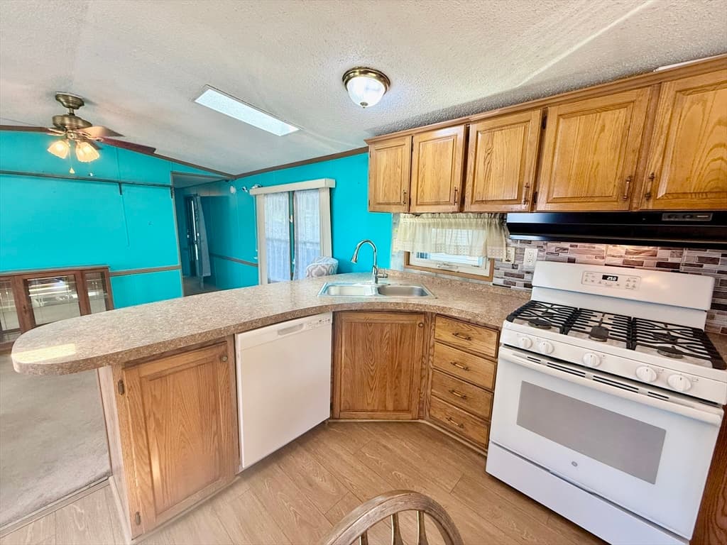 47 Washington St # 56, Auburn MA 01501 photo 6