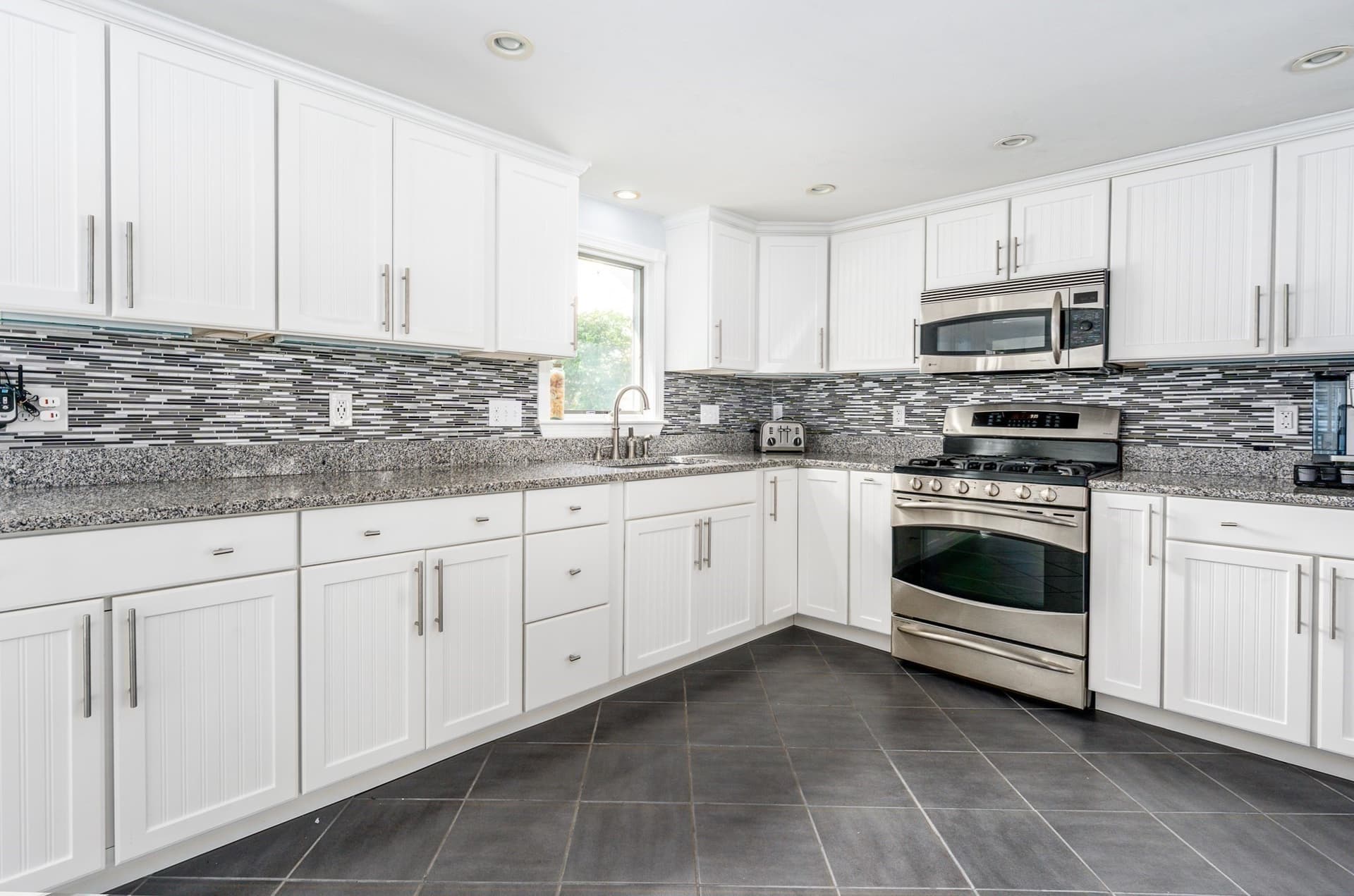 Single Family Residence at 135 Baxter Ave, Yarmouth MA 02673, photo 15 of 41