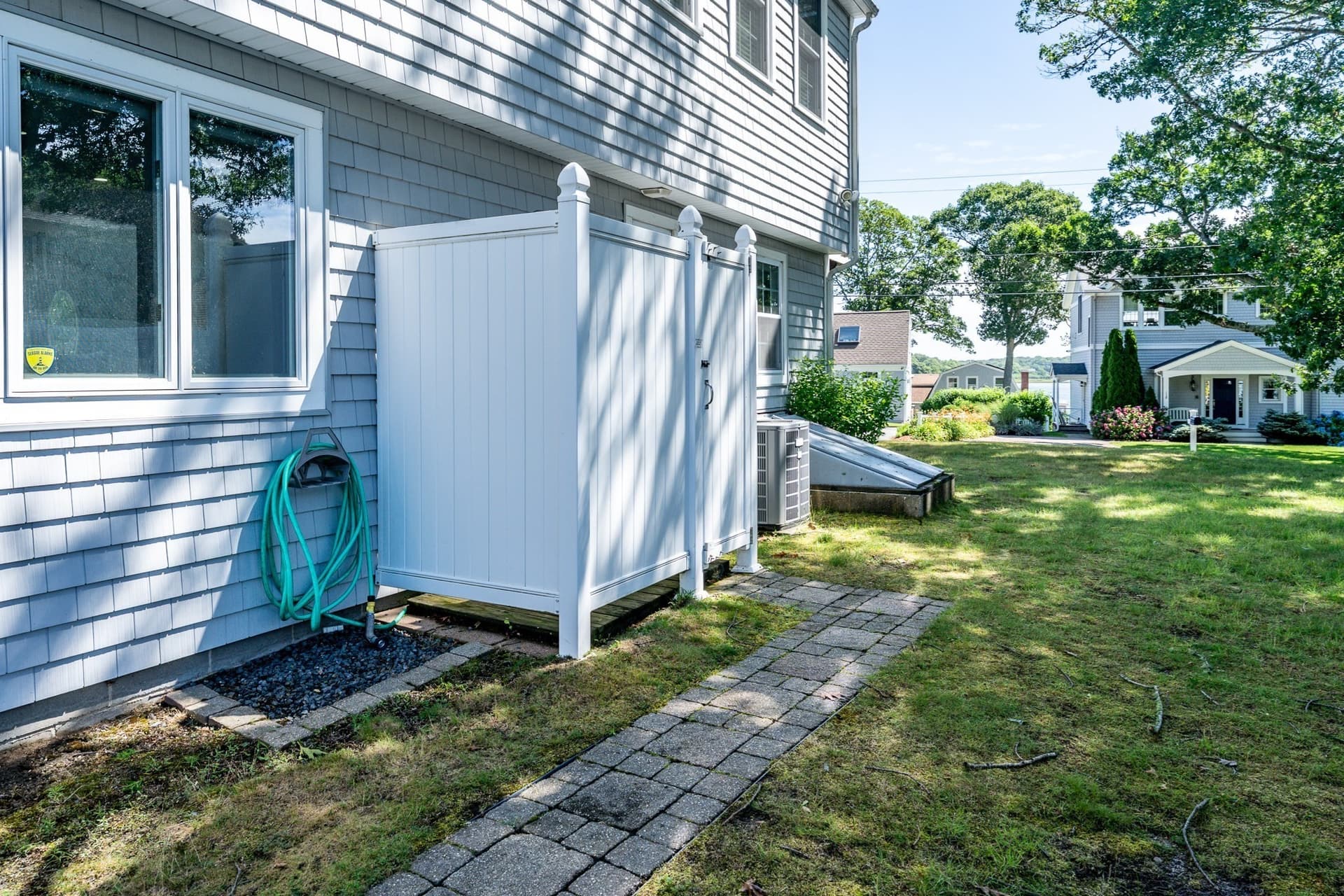 Single Family Residence at 135 Baxter Ave, Yarmouth MA 02673, photo 4 of 41