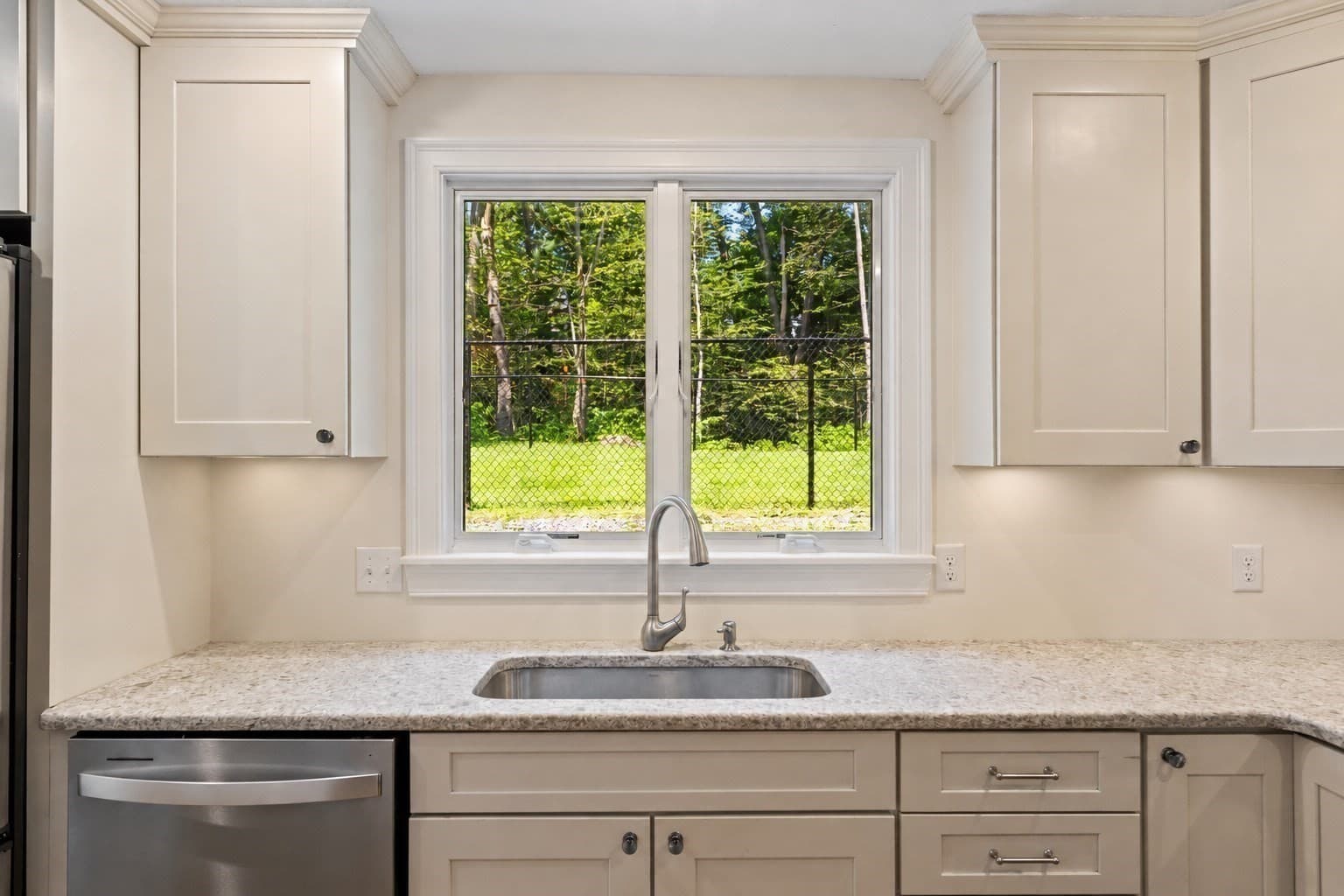 Single Family Residence at 10 Mayflower Path, Wayland MA 01778, photo 6 of 33