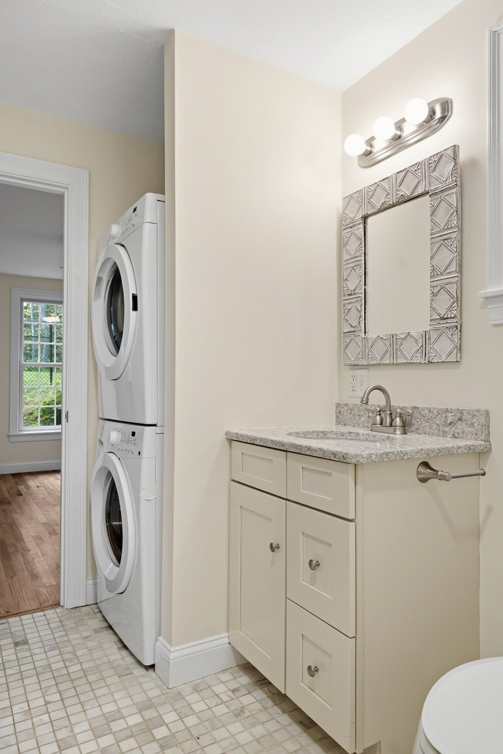 Single Family Residence at 10 Mayflower Path, Wayland MA 01778, photo 13 of 33
