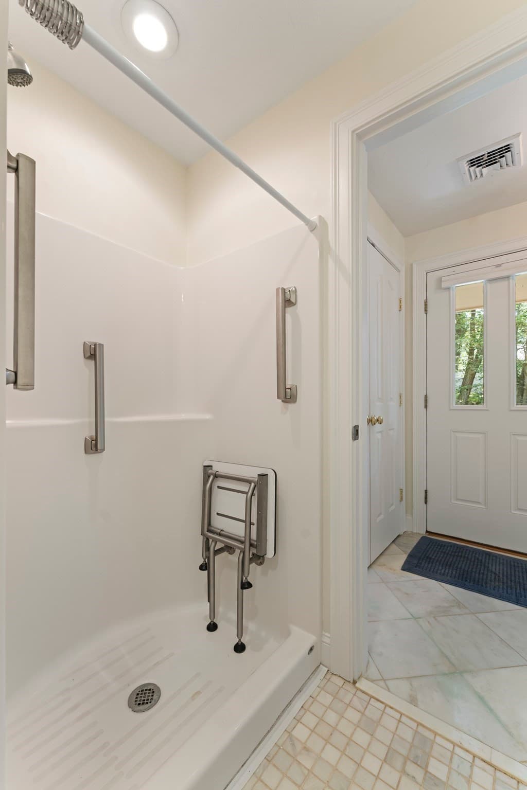 Single Family Residence at 10 Mayflower Path, Wayland MA 01778, photo 14 of 33