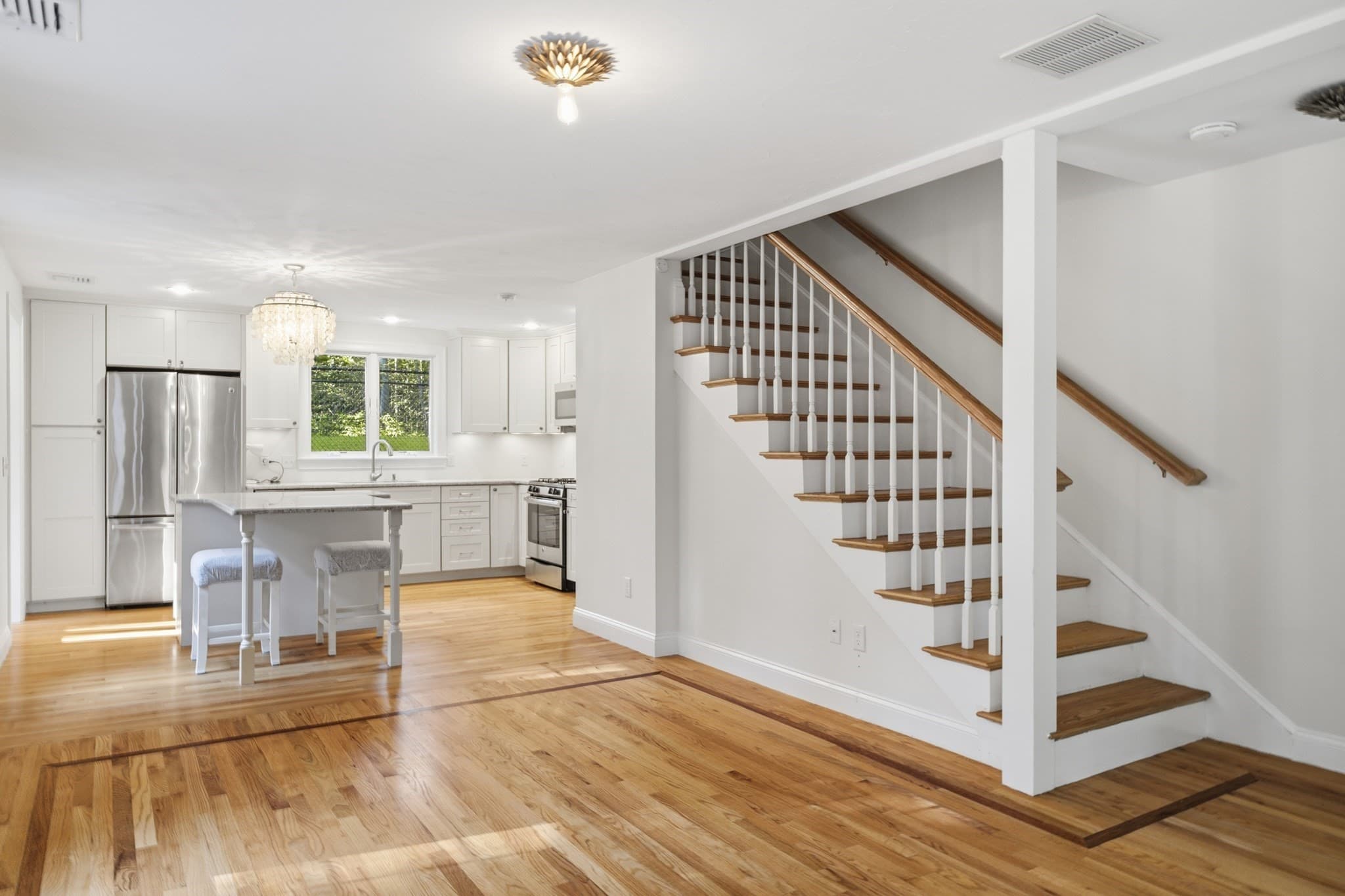 Single Family Residence at 10 Mayflower Path, Wayland MA 01778, photo 18 of 33