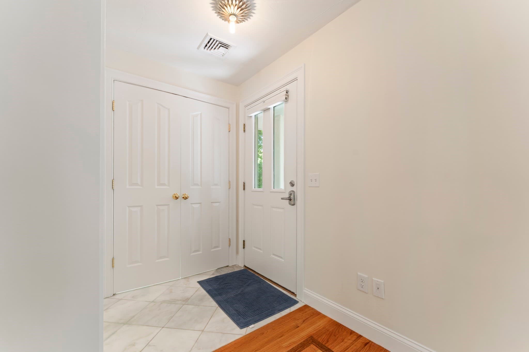Single Family Residence at 10 Mayflower Path, Wayland MA 01778, photo 15 of 33