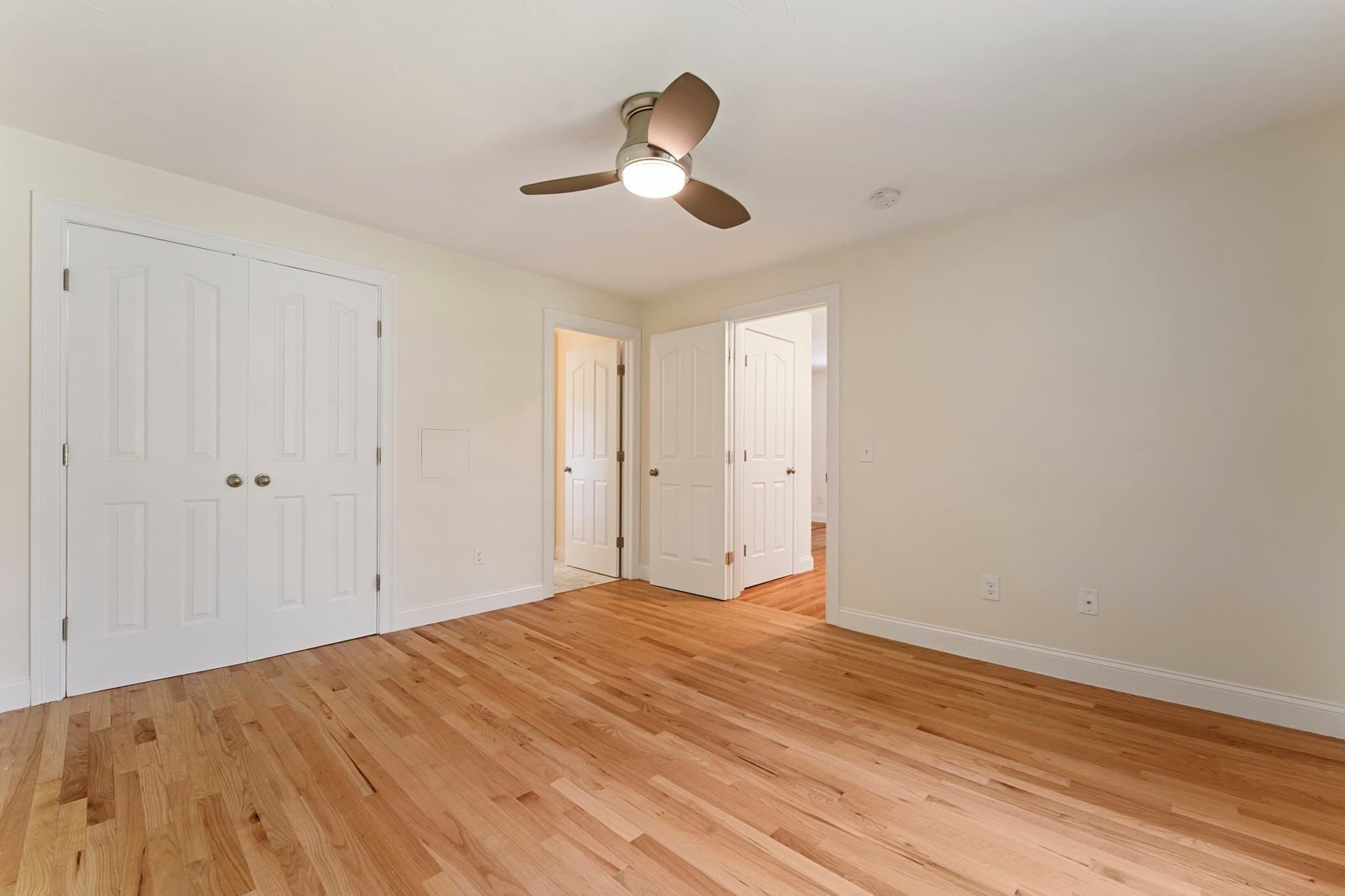 Single Family Residence at 10 Mayflower Path, Wayland MA 01778, photo 11 of 33