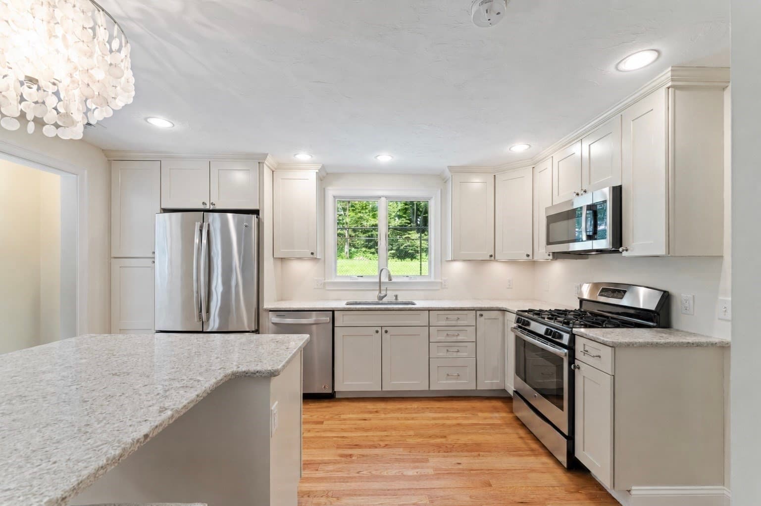 Single Family Residence at 10 Mayflower Path, Wayland MA 01778, photo 4 of 33