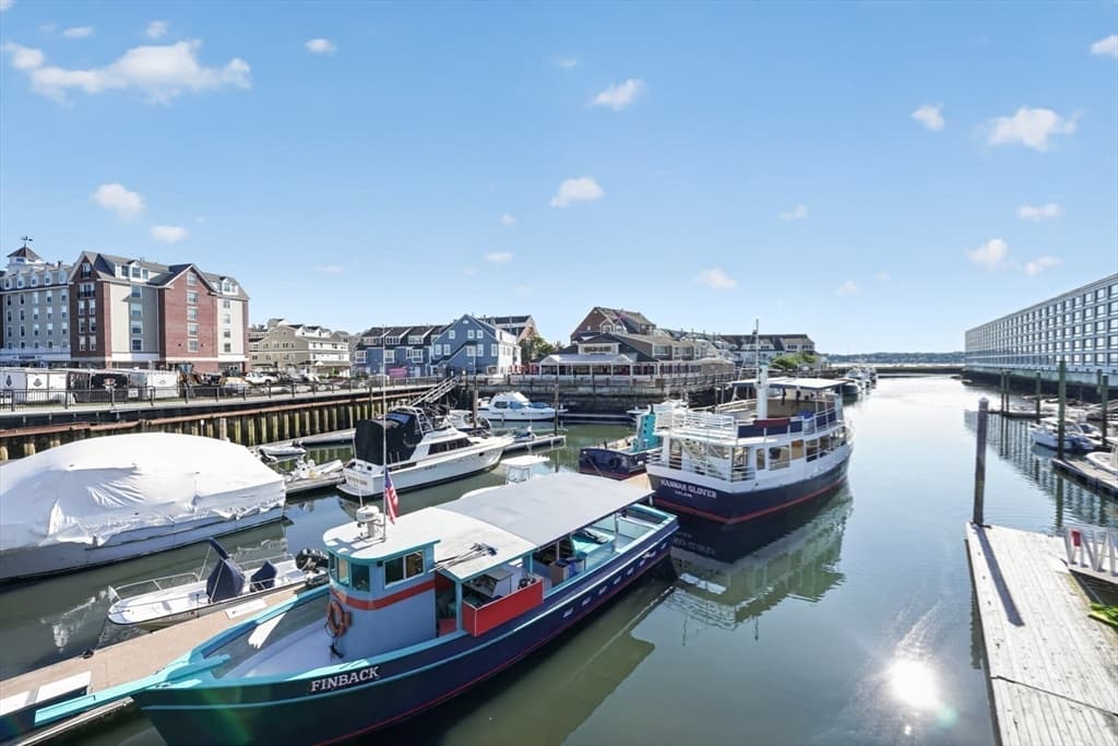 64 Wharf Street # J2, Salem MA 01970