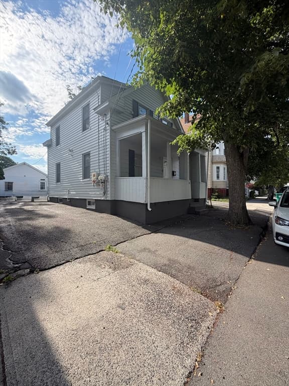 70 Robinson St, Lynn MA 01905