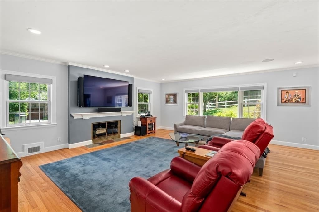 19 Druid Hill Rd, Newton MA 02461 photo 5