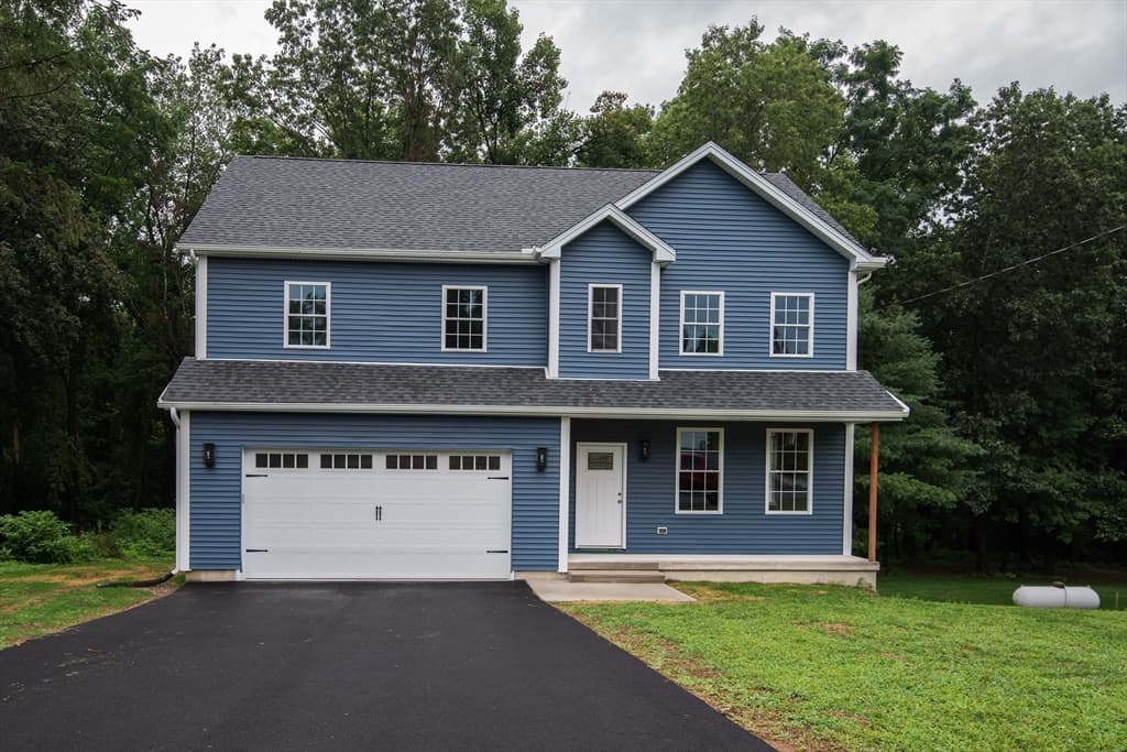 42 Roy St, Ludlow MA 01056