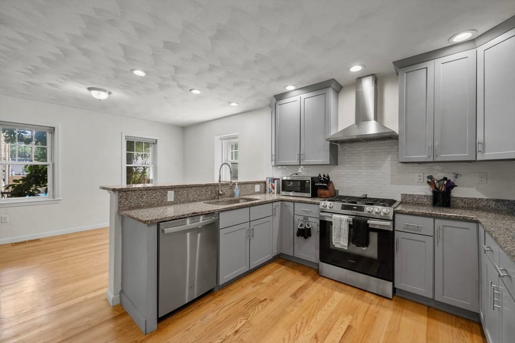 55 Cherry St # 1, Chelsea MA 02150 photo 2