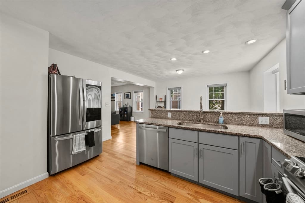 55 Cherry St # 1, Chelsea MA 02150 photo 3
