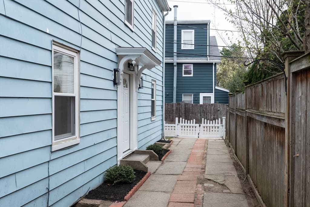 Single Family Residence at 21 Starr Lane, Boston MA 02130, Boston, photo 12 of 17