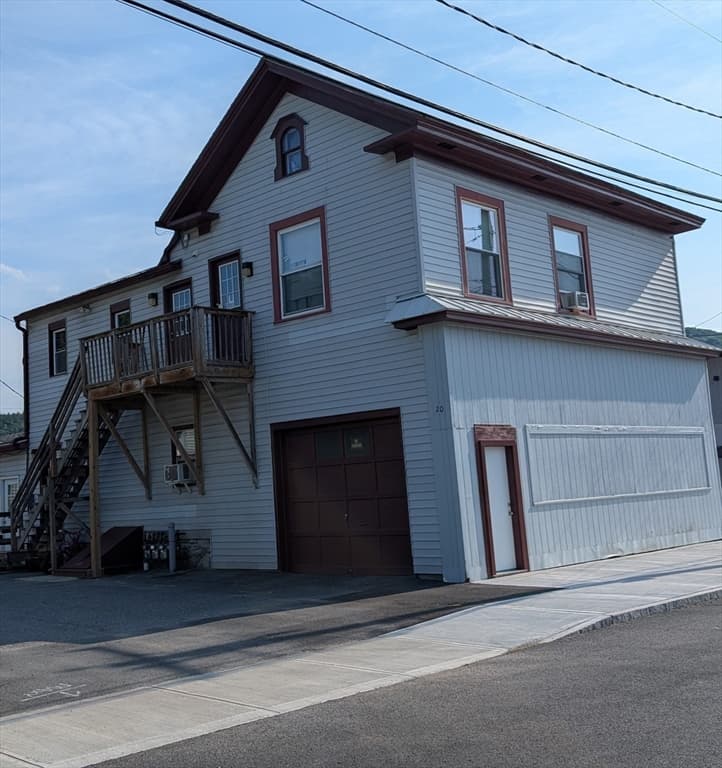 20-22 Porter St, North Adams MA 01247 photo 4