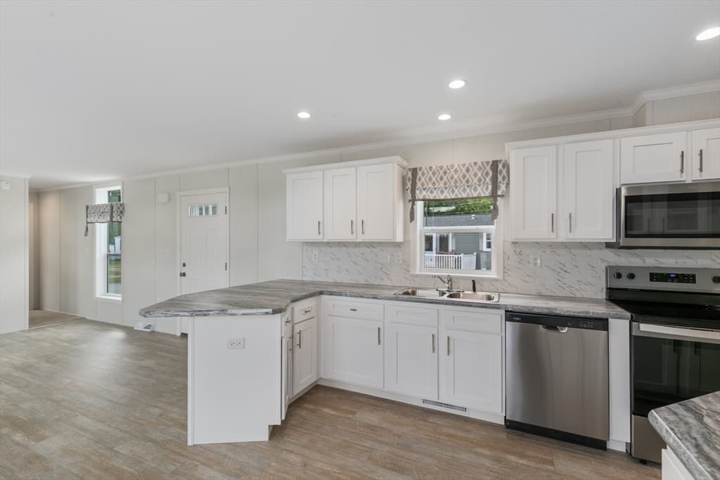 84 Caddy Drive, Salem NH 03079 photo 7