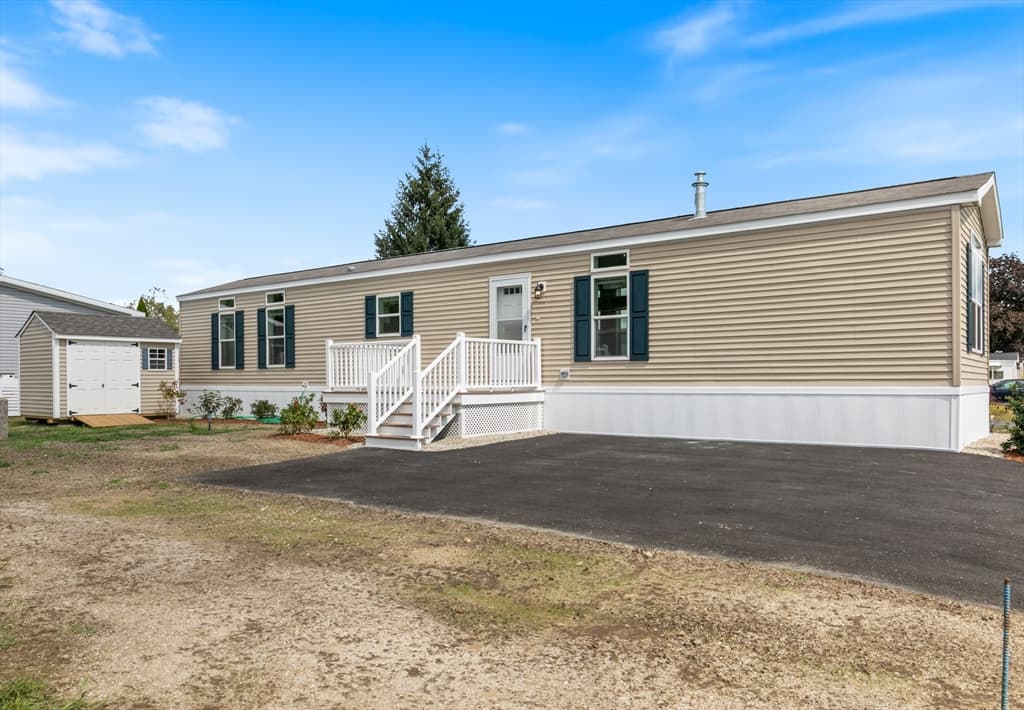 84 Caddy Drive, Salem NH 03079
