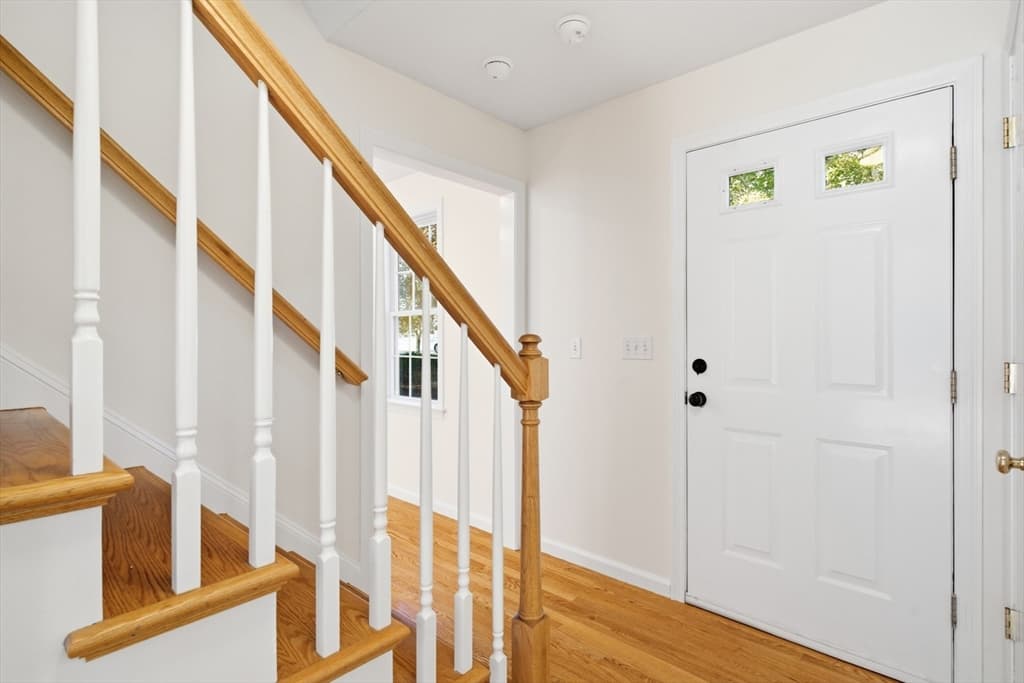 Single Family Residence at 4 Azalea Circle, Millbury MA 01527, photo 7 of 40