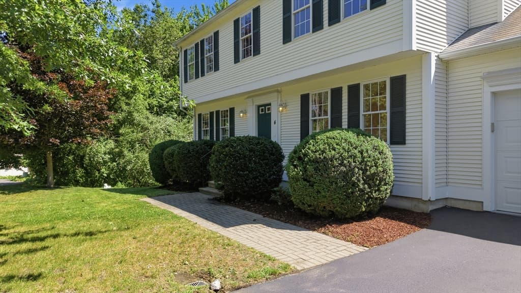 Single Family Residence at 4 Azalea Circle, Millbury MA 01527, photo 3 of 40
