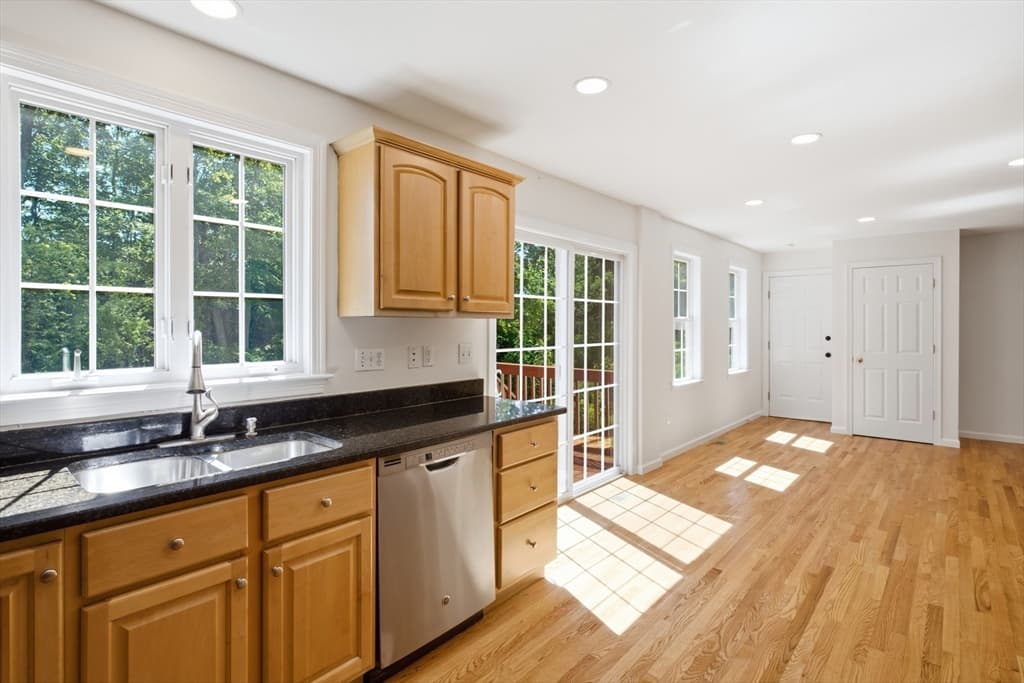Single Family Residence at 4 Azalea Circle, Millbury MA 01527, photo 15 of 40