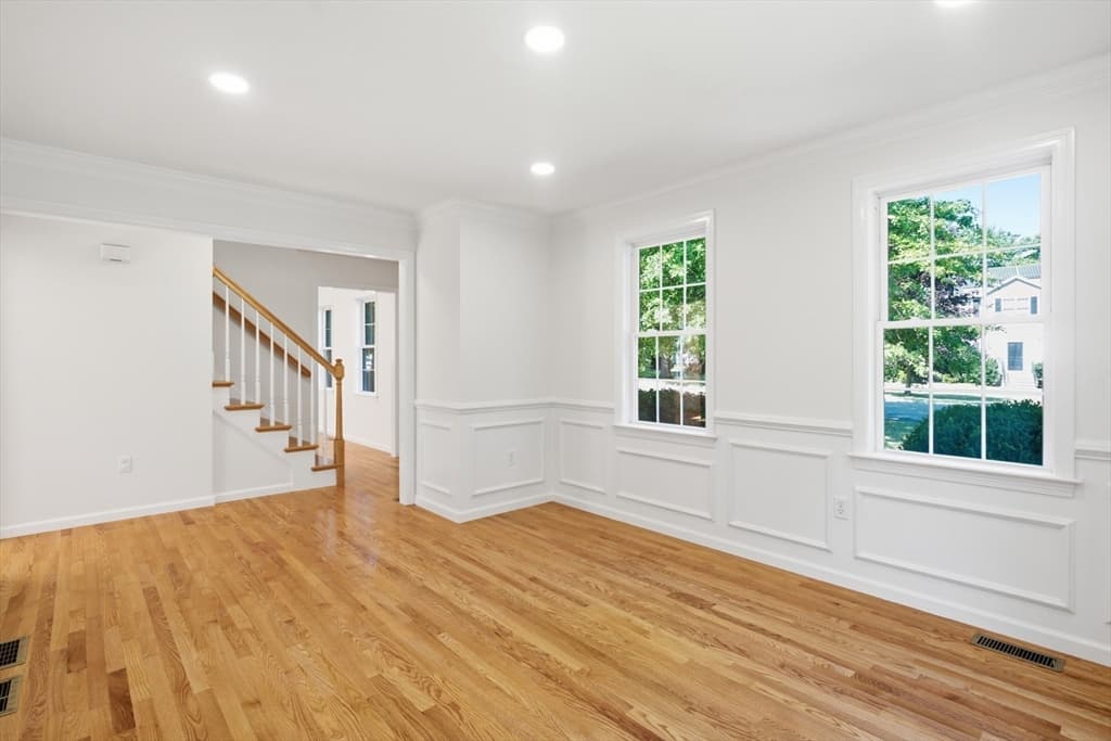 Single Family Residence at 4 Azalea Circle, Millbury MA 01527, photo 4 of 40
