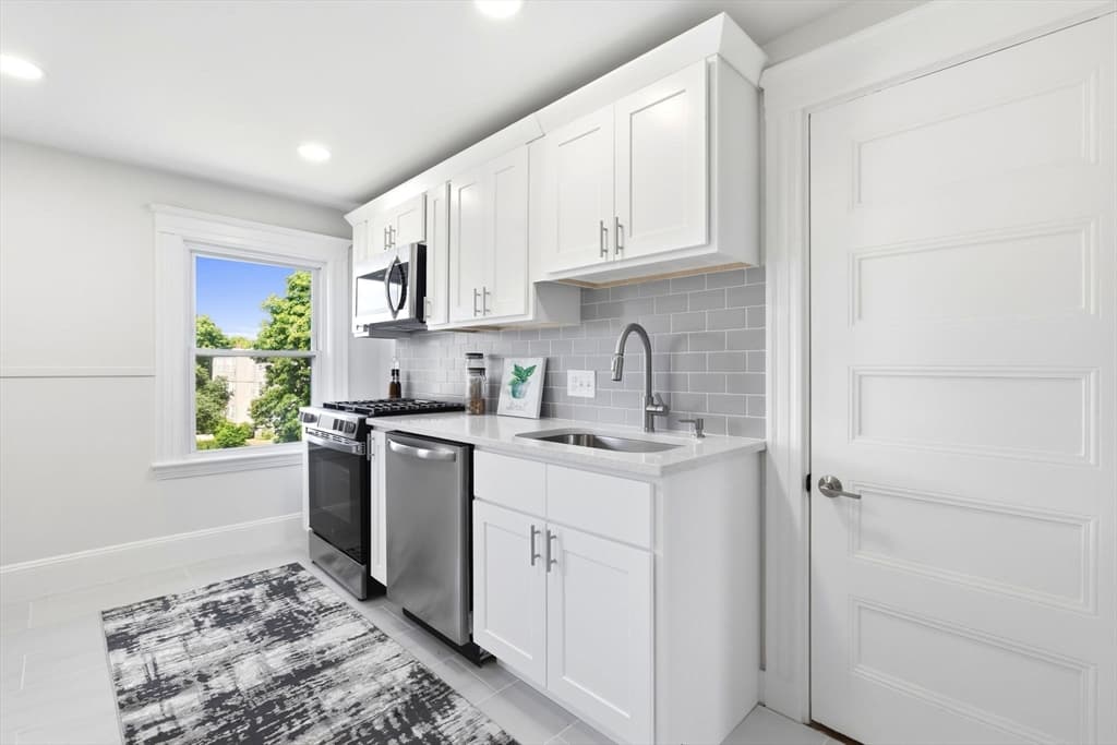 16 Clarkwood St # 3, Boston MA 02126 photo 9