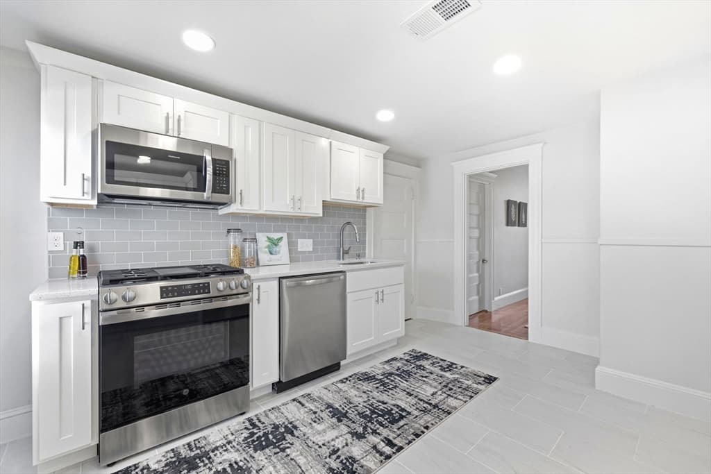 16 Clarkwood St # 3, Boston MA 02126 photo 11