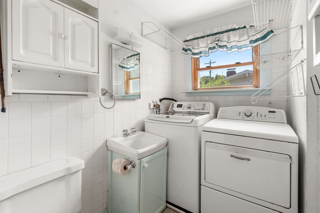 28 Pleasant St, Rockport MA 01966 photo 11