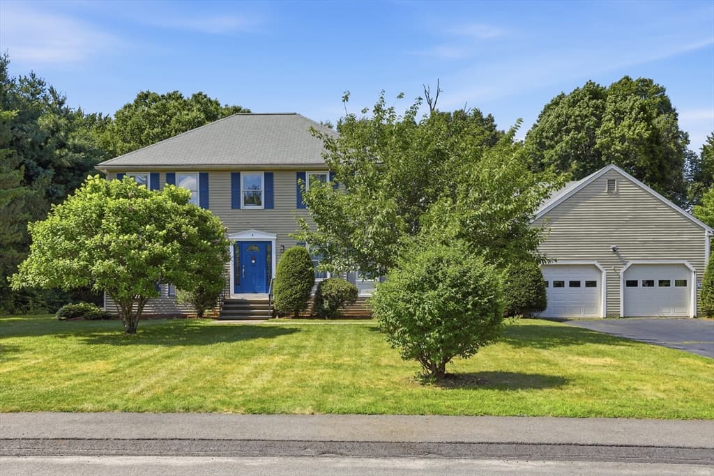 4 Oneida Place, Hudson MA 01749