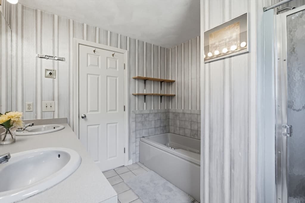 4 Oneida Place, Hudson MA 01749 photo 28