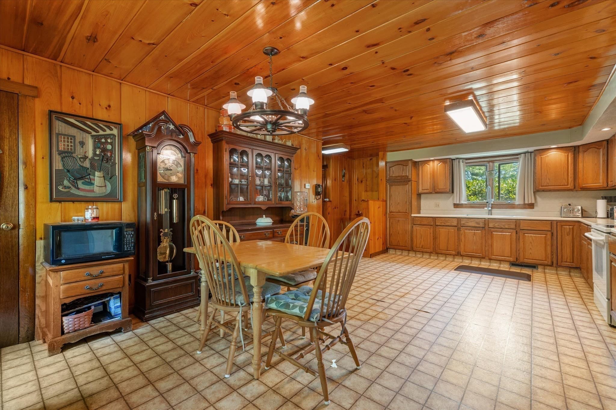 Single Family Residence at 59 Shoreline Dr, West Brookfield MA 01585, West Brookfield, photo 5 of 32