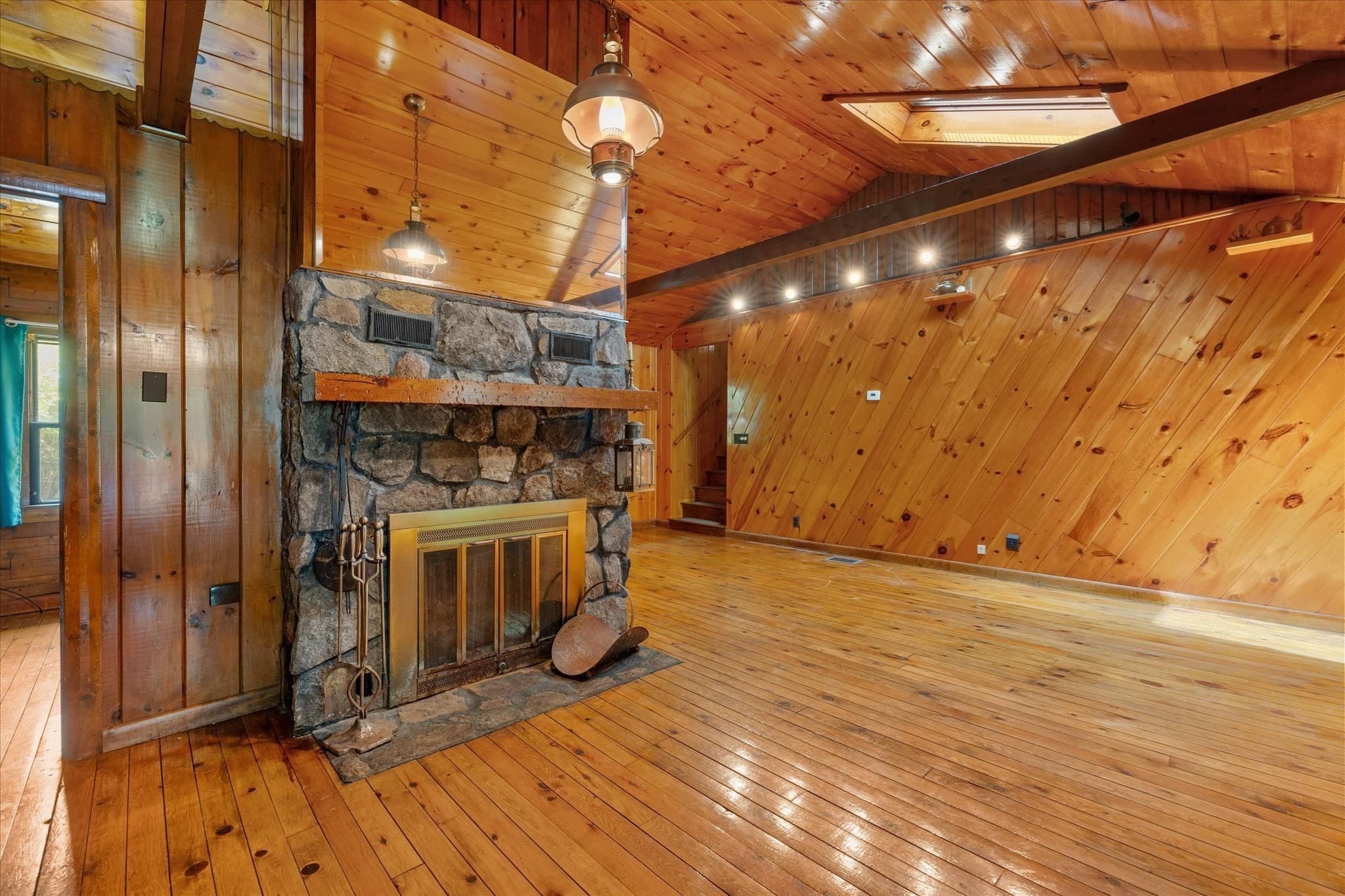 Single Family Residence at 59 Shoreline Dr, West Brookfield MA 01585, West Brookfield, photo 10 of 32
