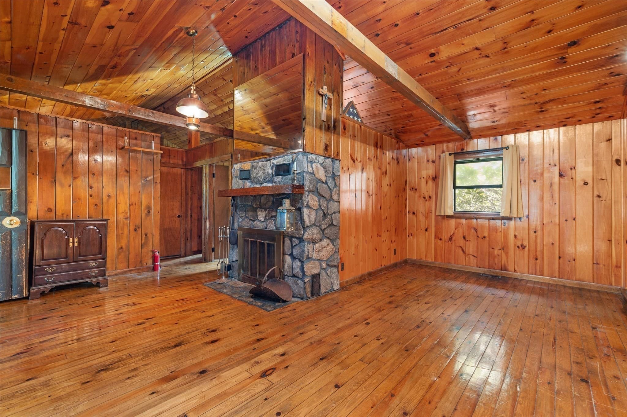 Single Family Residence at 59 Shoreline Dr, West Brookfield MA 01585, West Brookfield, photo 8 of 32