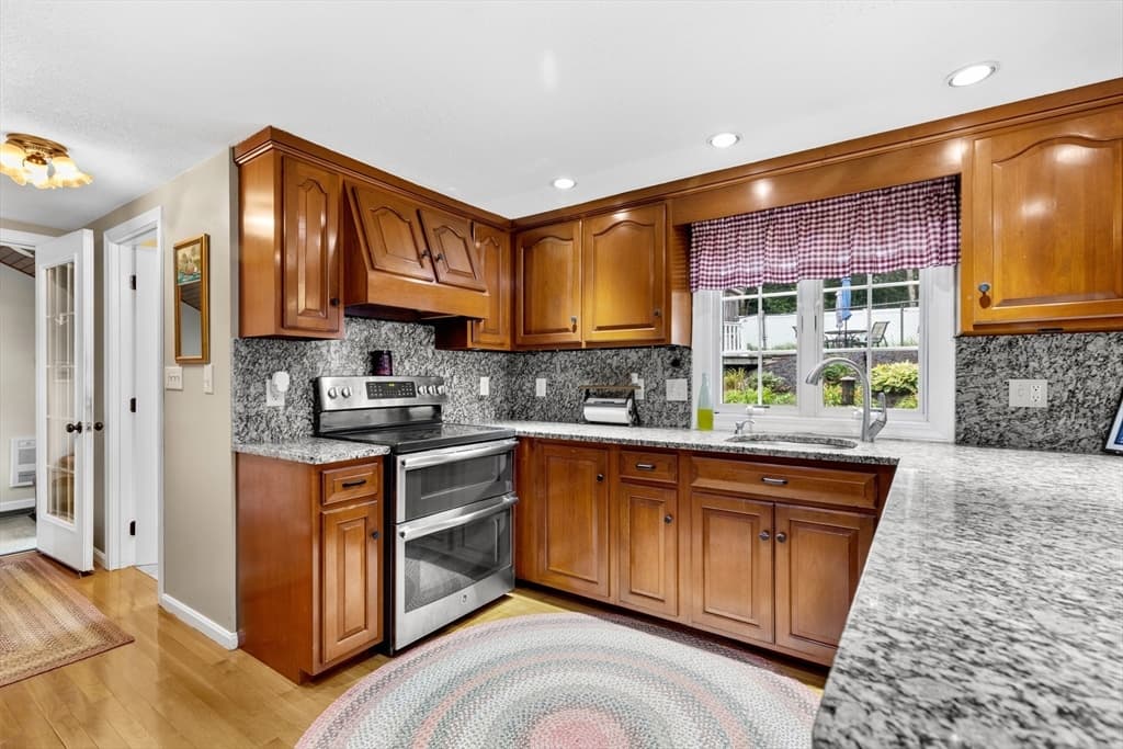 31 Cooke Road, Plymouth MA 02360 photo 11