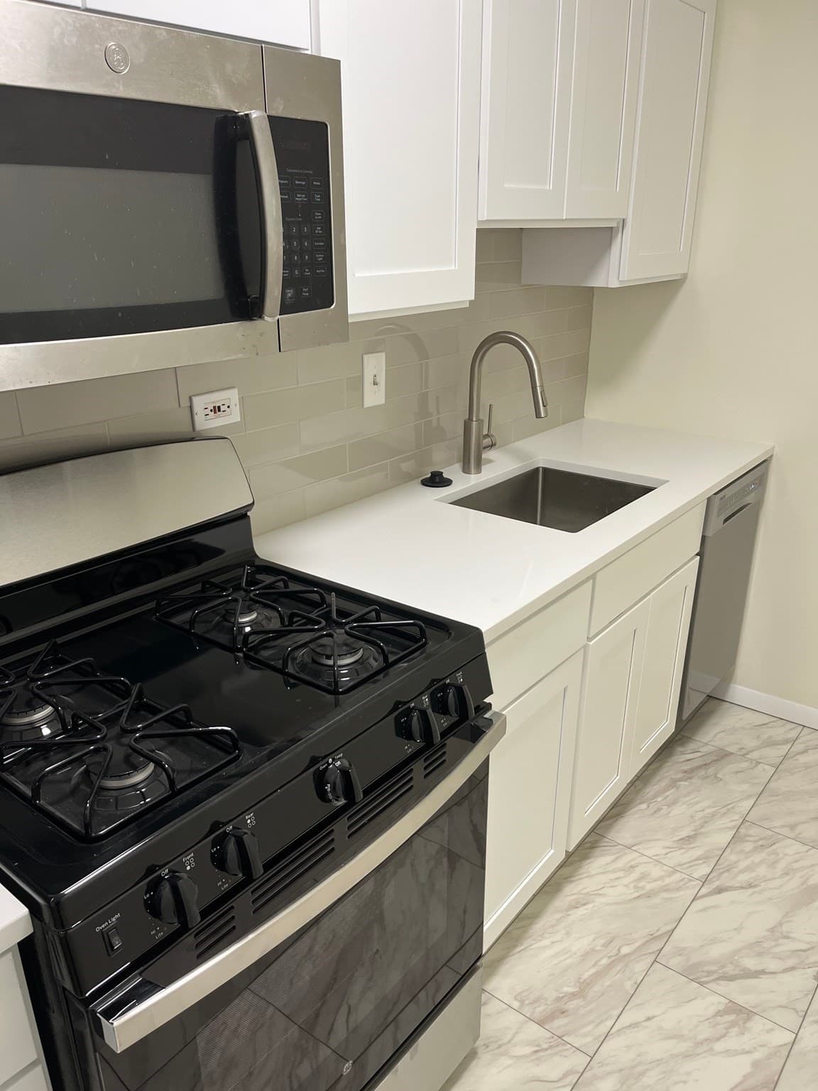 Condominium at 6 Whittier Pl # 17G, Boston MA 02114, photo 7 of 14