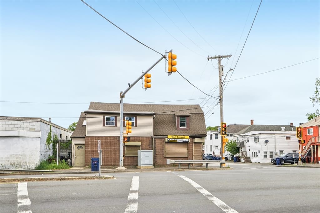 831 North Shore Road, Revere MA 02151 photo 2