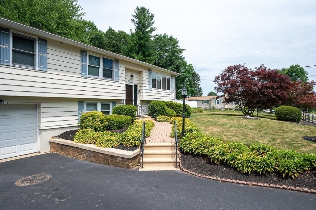 50 Jackson Street, Holden MA 01522 photo 2