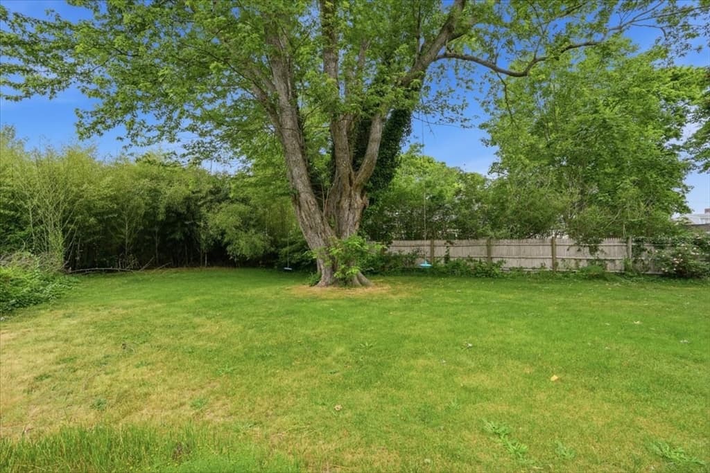 127 Pine Ave, Barnstable MA 02601 photo 23