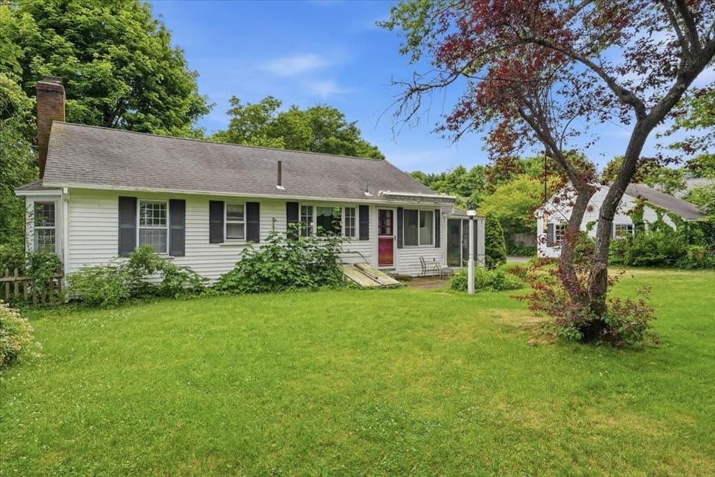 127 Pine Ave, Barnstable MA 02601 photo 2